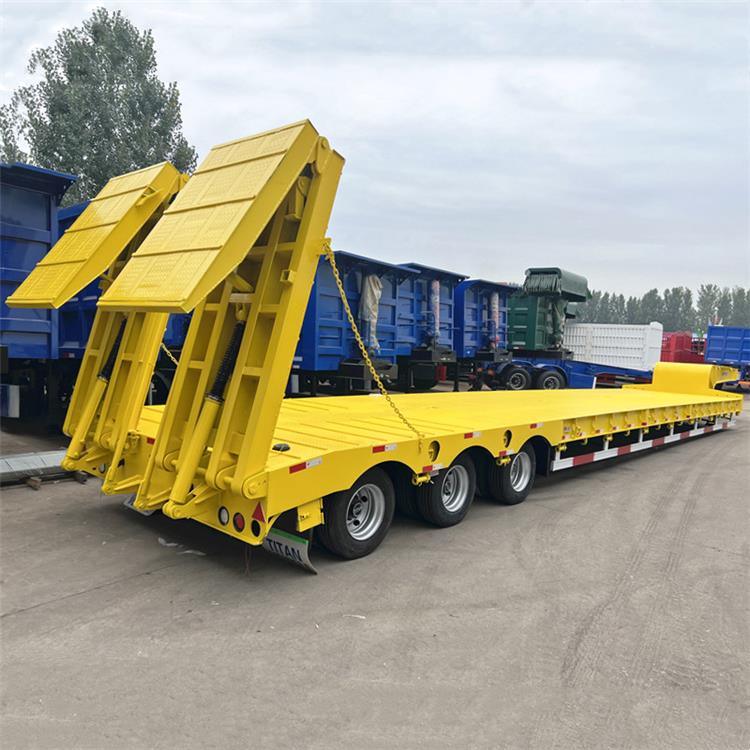 Low Loader with Folding Ramp